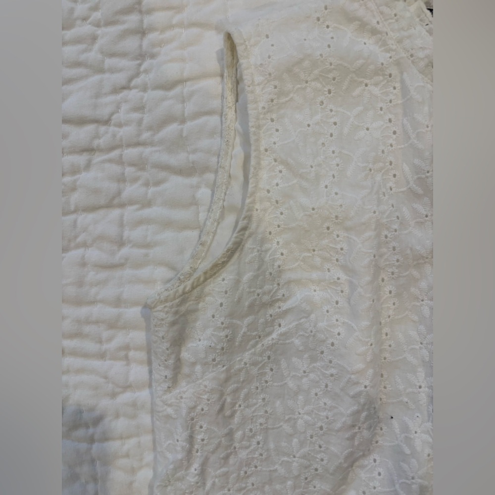 Kiel James Patrick White Eyelet Sleeveless Top - Picture 5 of 7